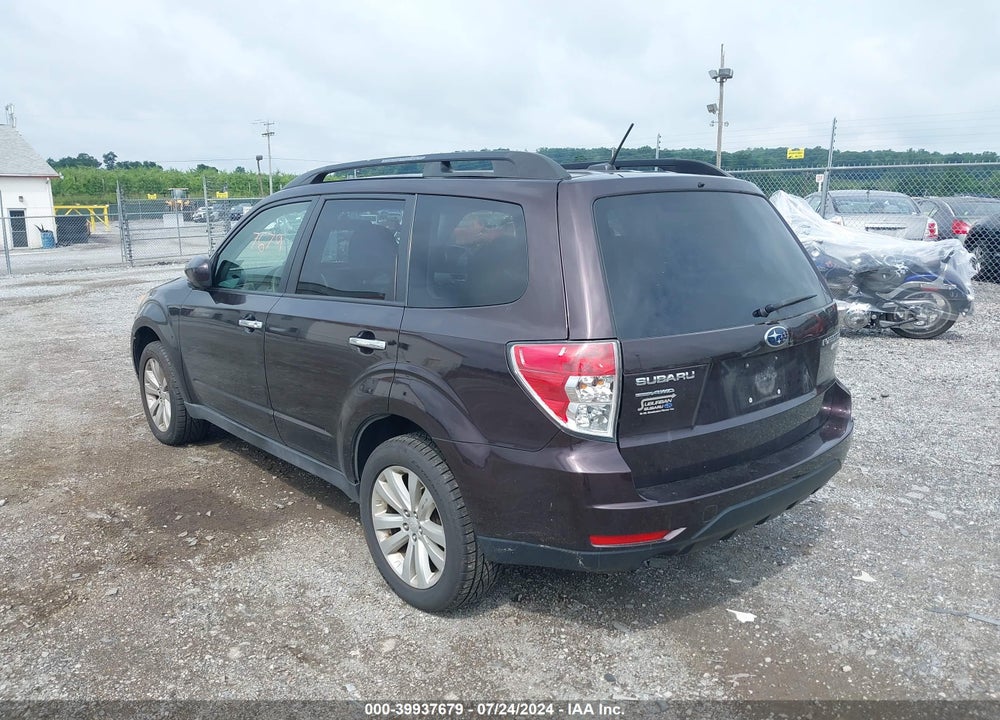 2013 SUBARU FORESTER 2.5X PREMIUM VIN: JF2SHACC4DH410614