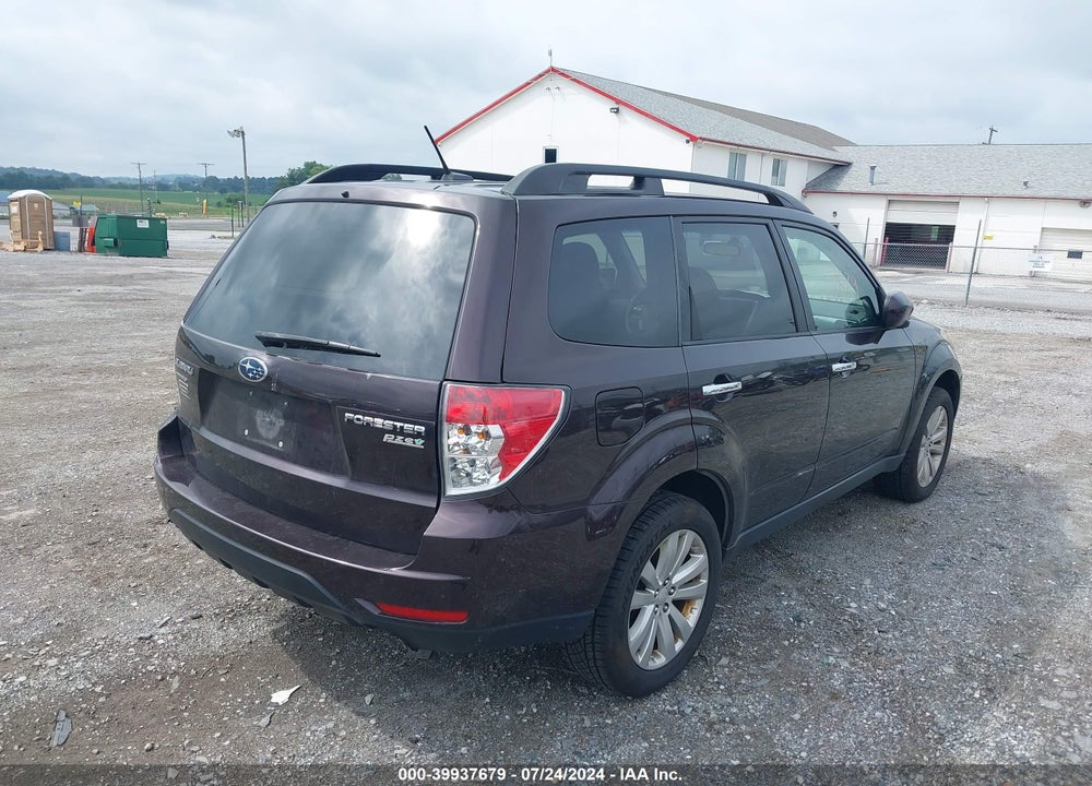 2013 SUBARU FORESTER 2.5X PREMIUM VIN: JF2SHACC4DH410614