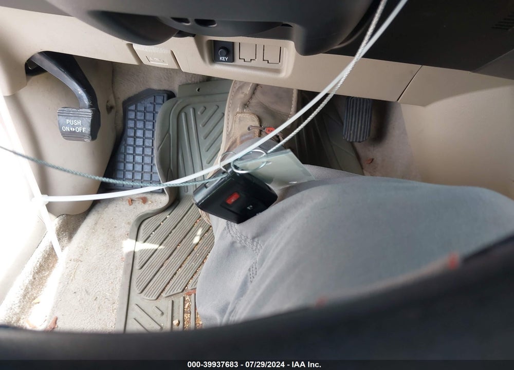 2005 TOYOTA PRIUS VIN: JTDKB22UX53002827