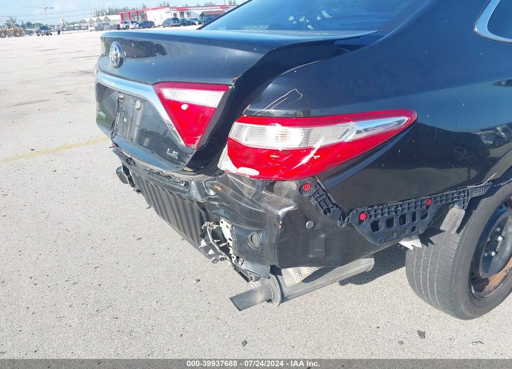 2015 TOYOTA CAMRY LE VIN: 4T1BF1FK8FU028549