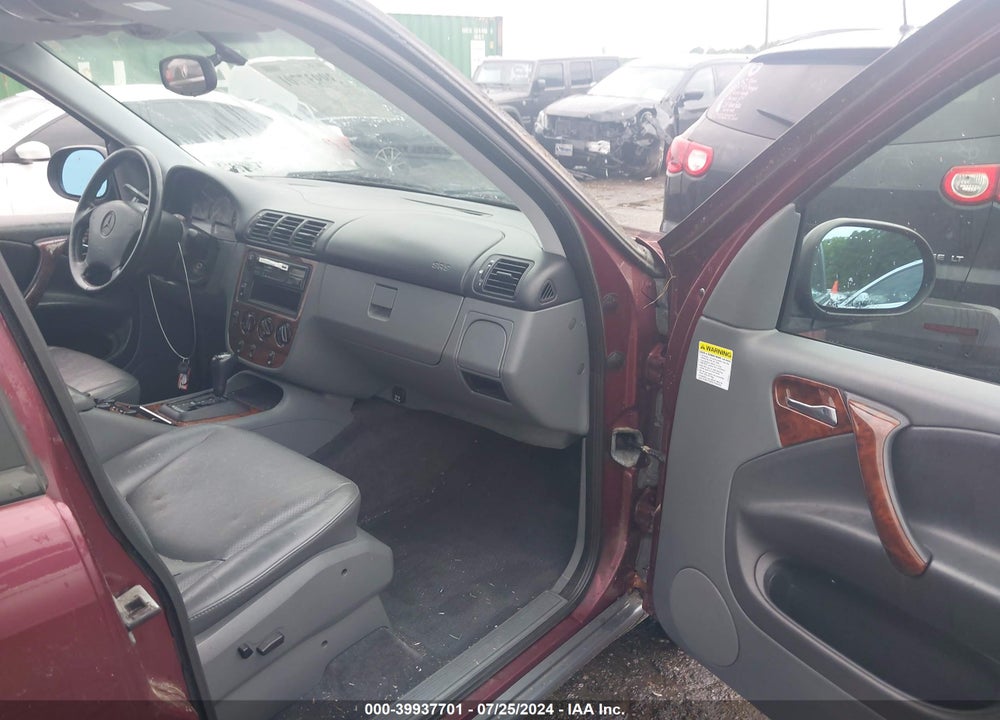 1998 MERCEDES-BENZ ML 320 CLASSIC VIN: 4JGAB54E0WA043799