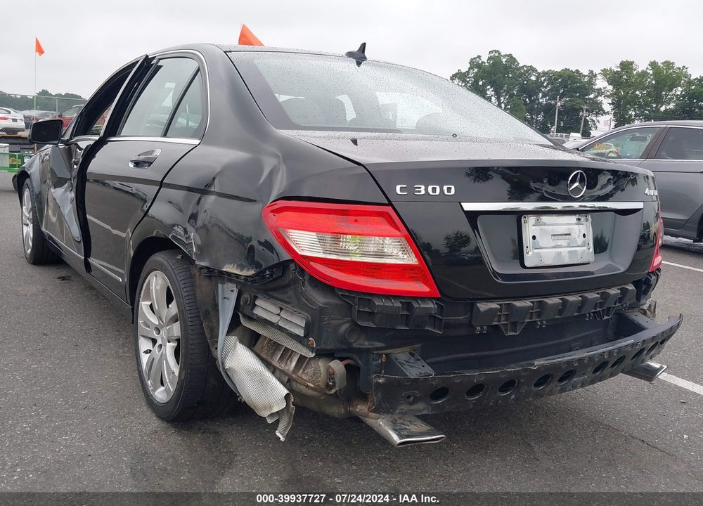 2011 MERCEDES-BENZ C 300 LUXURY 4MATIC/SPORT 4MATIC VIN: WDDGF8BB4BR179674