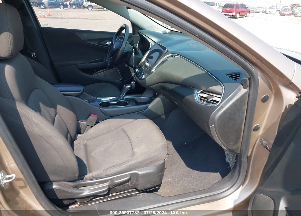 2018 CHEVROLET MALIBU LT VIN: 1G1ZD5ST0JF260504