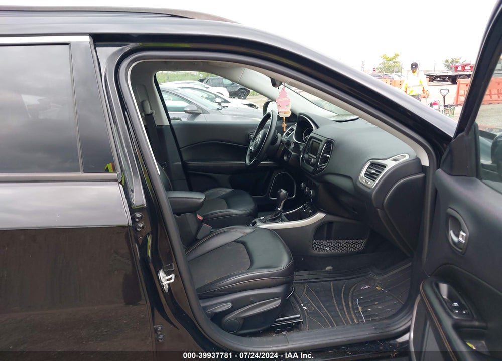 2018 JEEP COMPASS LATITUDE FWD VIN: 3C4NJCBB9JT377000