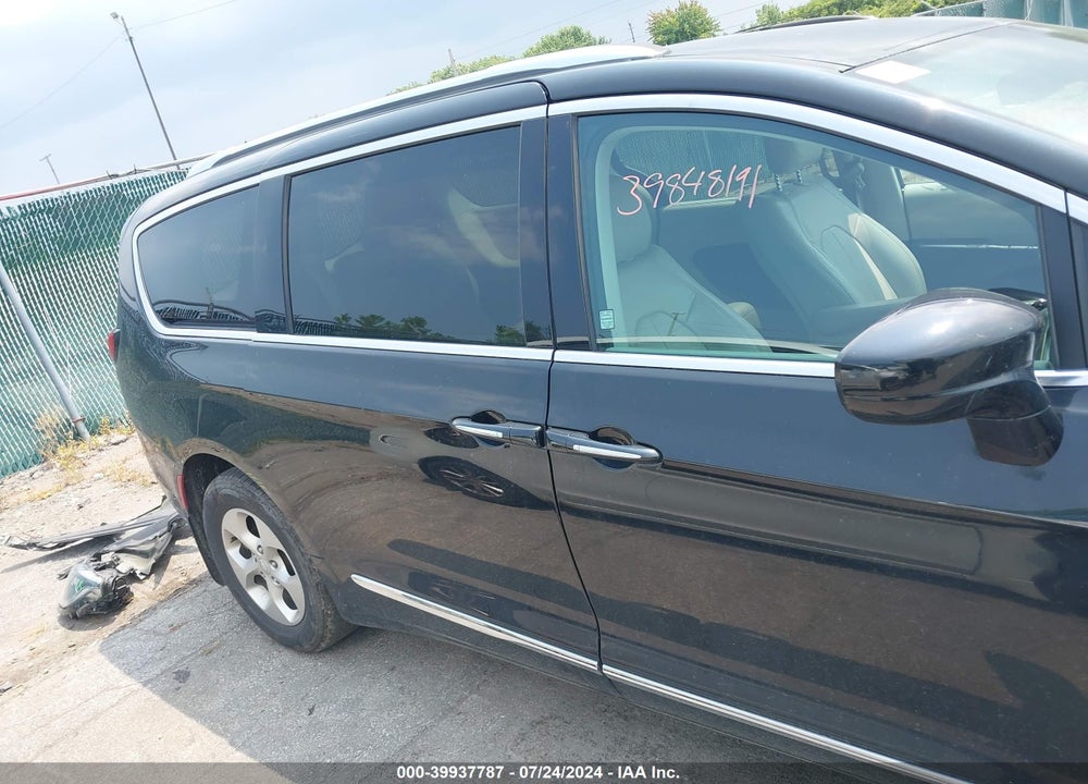 2017 CHRYSLER PACIFICA TOURING L PLUS VIN: 2C4RC1EG6HR734606