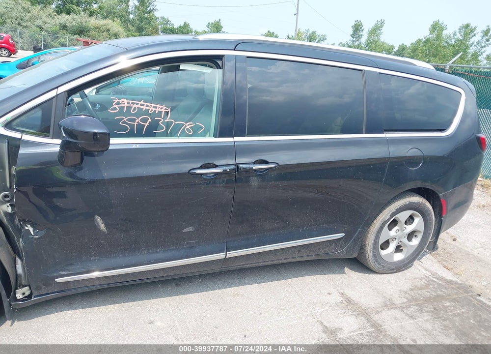 2017 CHRYSLER PACIFICA TOURING L PLUS VIN: 2C4RC1EG6HR734606