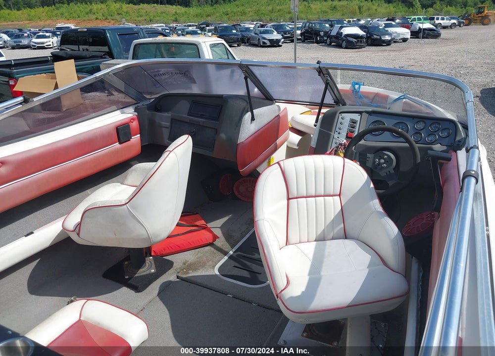 1993 GLASSTREAM SKIBOAT VIN: CGMGH102D393