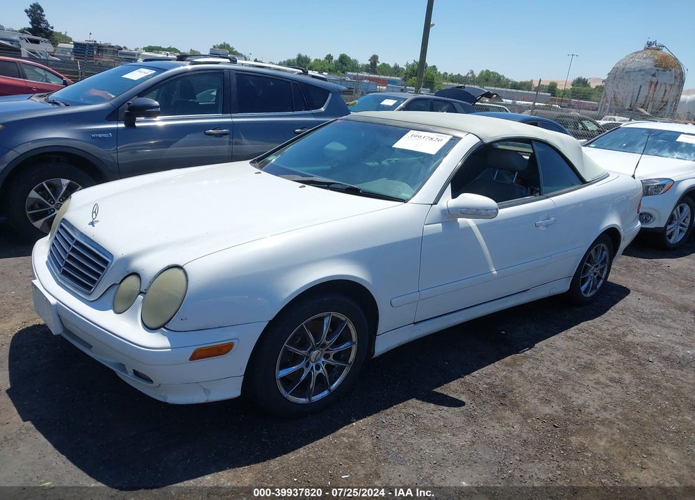 2000 MERCEDES-BENZ CLK 320 VIN: WDBLK65G2YT042355