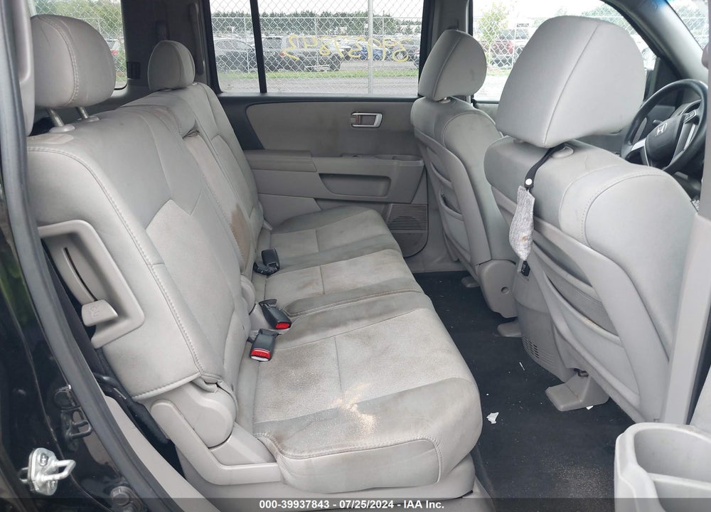 2011 HONDA PILOT LX VIN: 5FNYF4H22BB014419