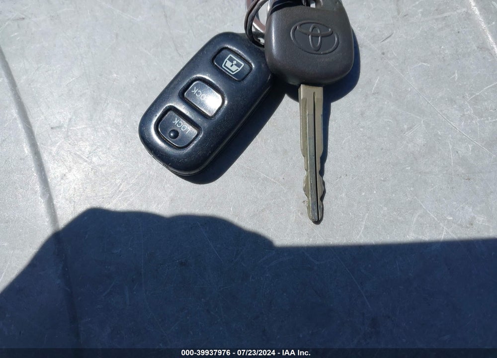 2004 TOYOTA 4RUNNER SR5 V6 VIN: JTEZU14R848010613