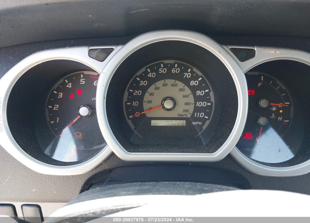 2004 TOYOTA 4RUNNER SR5 V6 VIN: JTEZU14R848010613