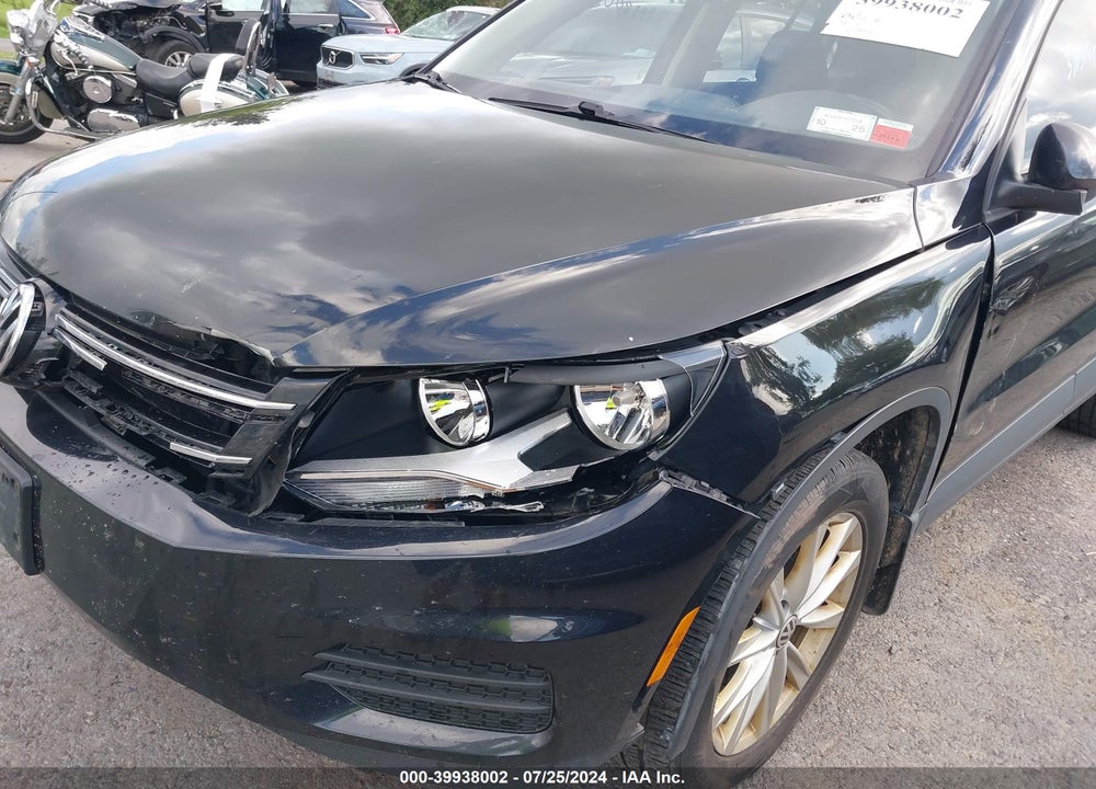 2018 VOLKSWAGEN TIGUAN LIMITED 2.0T VIN: WVGBV7AX6JK004246