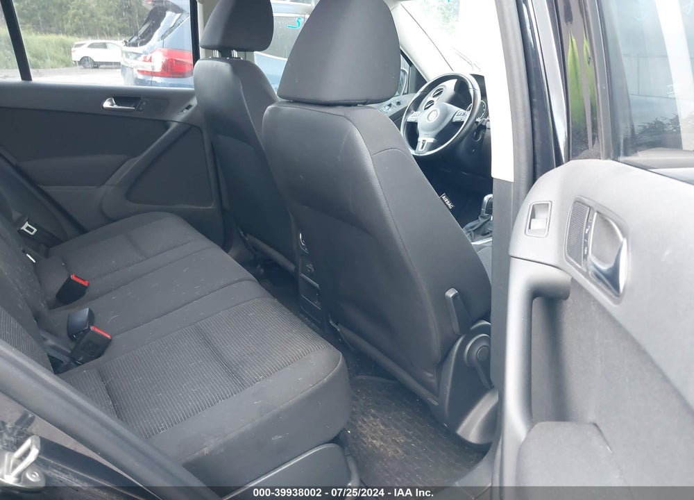 2018 VOLKSWAGEN TIGUAN LIMITED 2.0T VIN: WVGBV7AX6JK004246