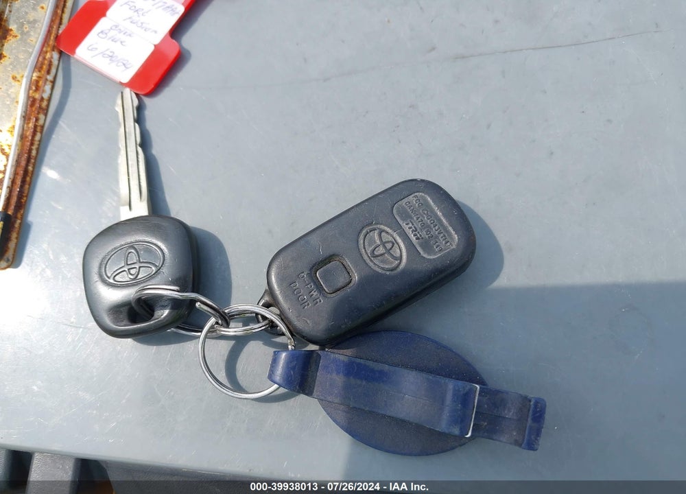 2002 TOYOTA SIENNA XLE VIN: 4T3ZF13C52U479144