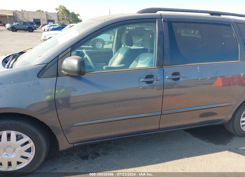 2010 TOYOTA SIENNA LE VIN: 5TDKK4CC7AS298707