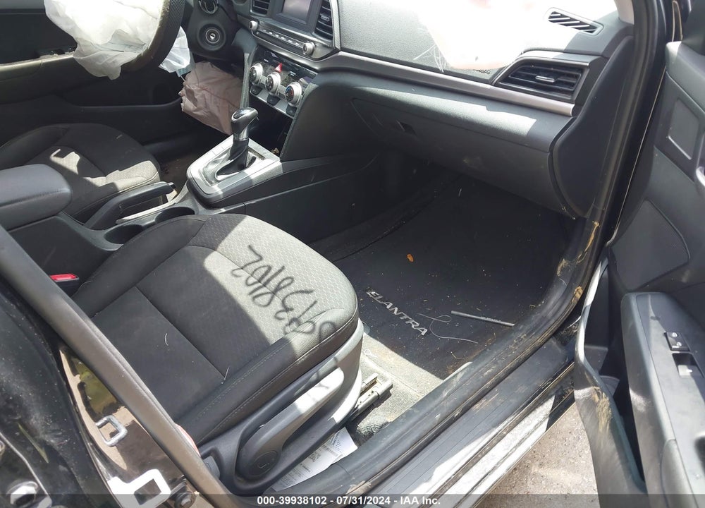 2019 HYUNDAI ELANTRA SE VIN: 5NPD74LF6KH477865