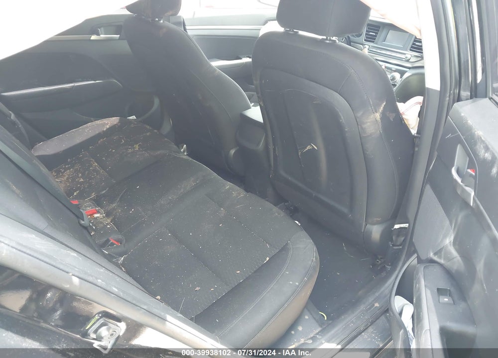 2019 HYUNDAI ELANTRA SE VIN: 5NPD74LF6KH477865