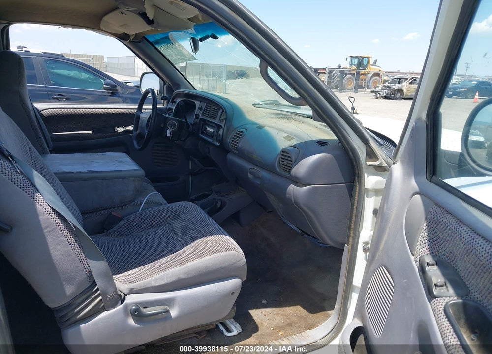 1998 DODGE RAM 2500 VIN: 3B7KC2267WG205901