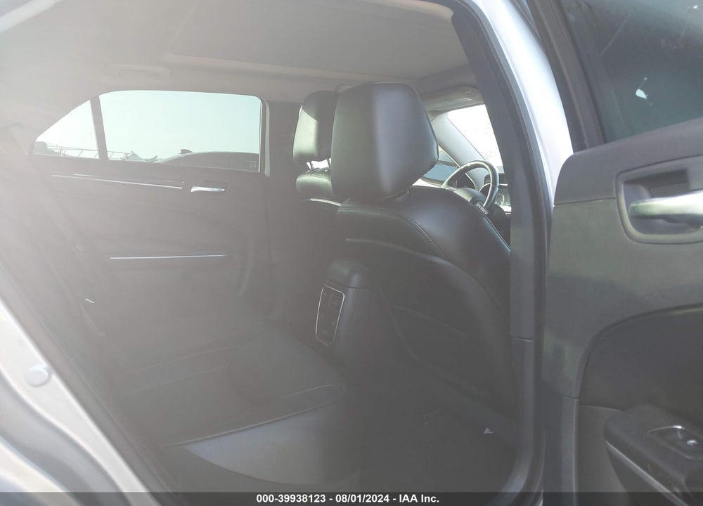 2020 CHRYSLER 300 LIMITED VIN: 2C3CCAEG8LH128037