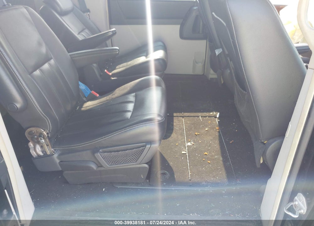 2010 CHRYSLER TOWN & COUNTRY TOURING PLUS VIN: 2A4RR8DX6AR368252