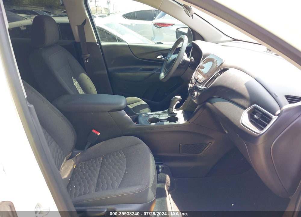 2018 CHEVROLET EQUINOX LT VIN: 2GNAXJEV1J6130153