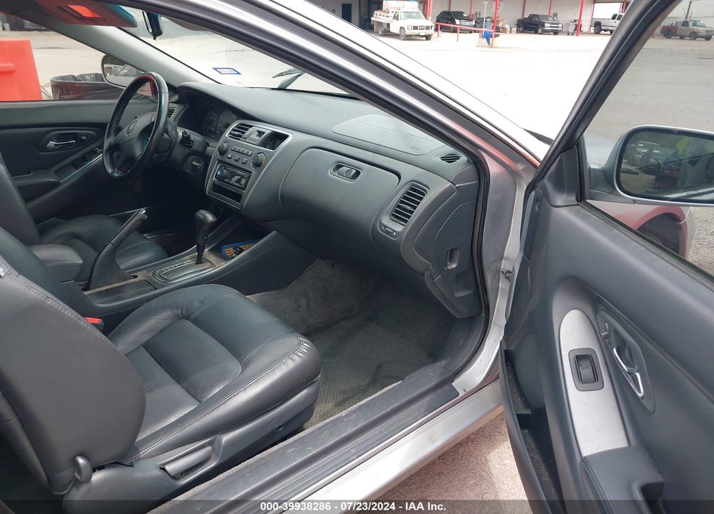2002 HONDA ACCORD 2.3 EX VIN: 1HGCG32592A019583