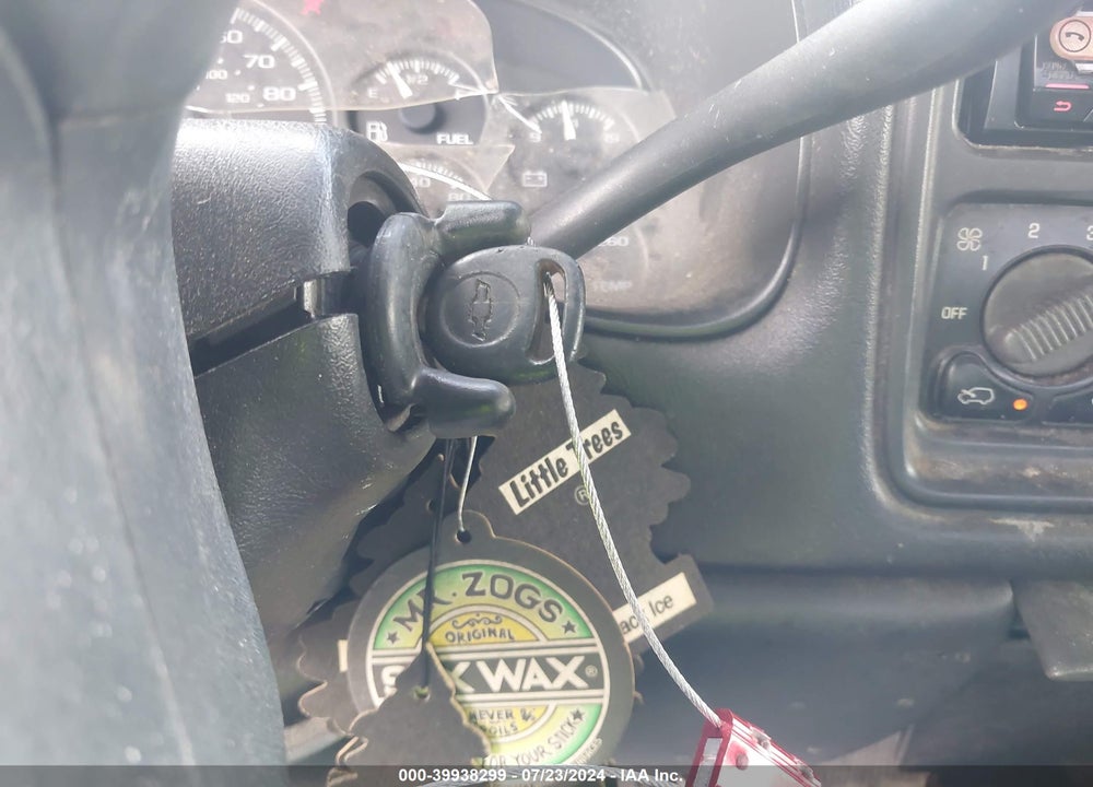 1999 CHEVROLET SILVERADO 1500 VIN: 1GCEC14WXXE200561