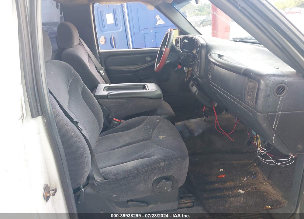1999 CHEVROLET SILVERADO 1500 VIN: 1GCEC14WXXE200561