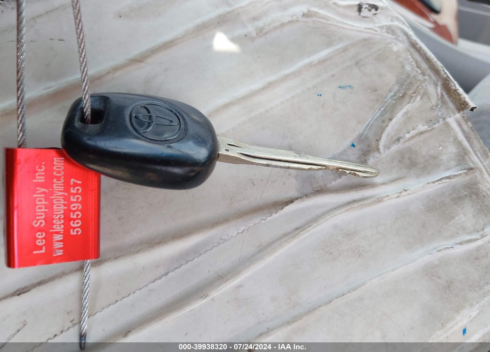 2008 TOYOTA COROLLA LE VIN: 1NXBR32E38Z012247