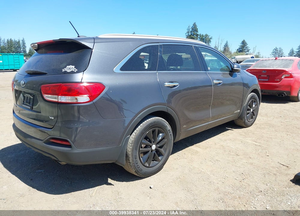 2018 KIA SORENTO 3.3L LX VIN: 5XYPGDA59JG421691