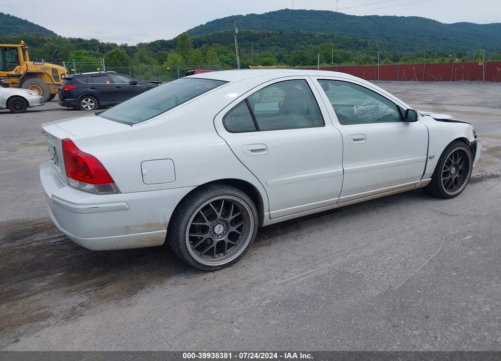 2005 VOLVO S60 2.4 VIN: YV1RS612052476243