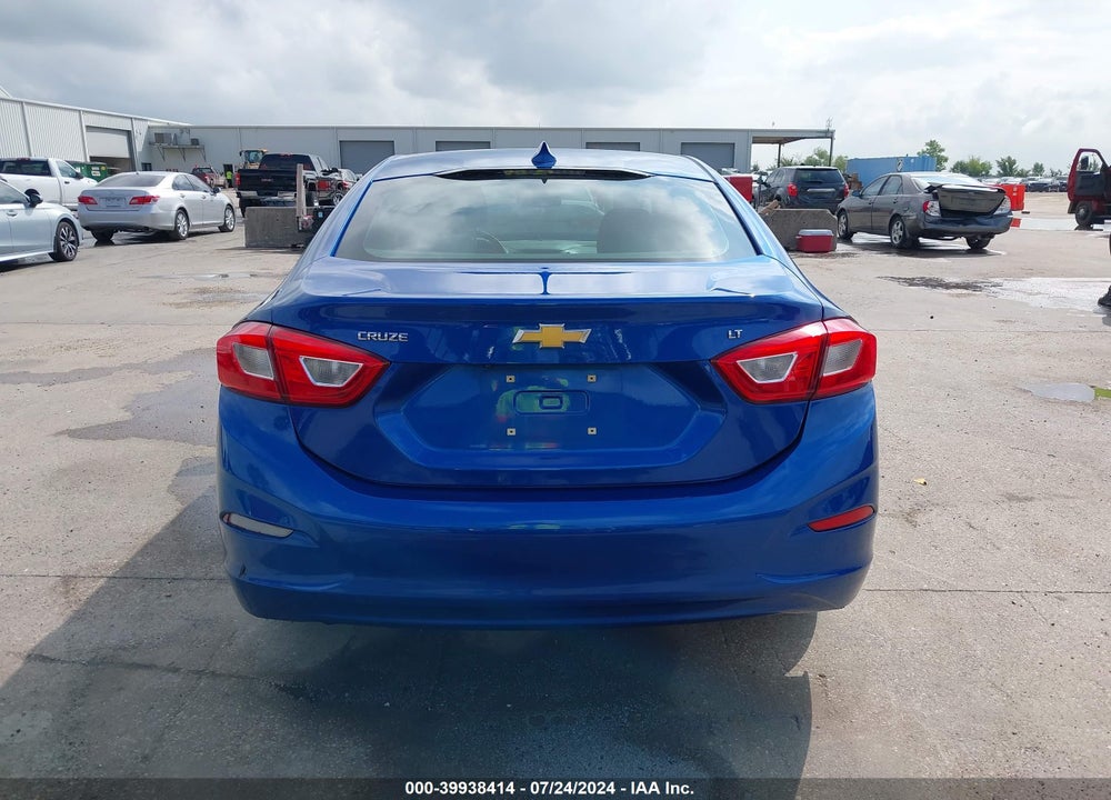 2018 CHEVROLET CRUZE LT AUTO VIN: 1G1BE5SMXJ7210324