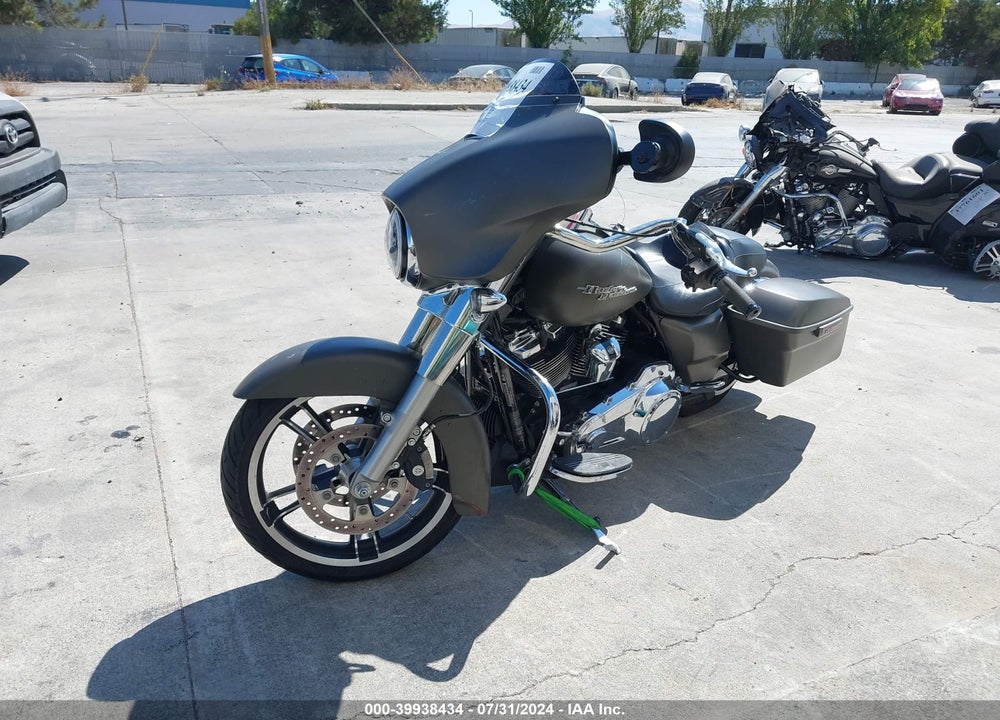 2018 HARLEY-DAVIDSON FLHX STREET GLIDE VIN: 1HD1KBC30JB651844