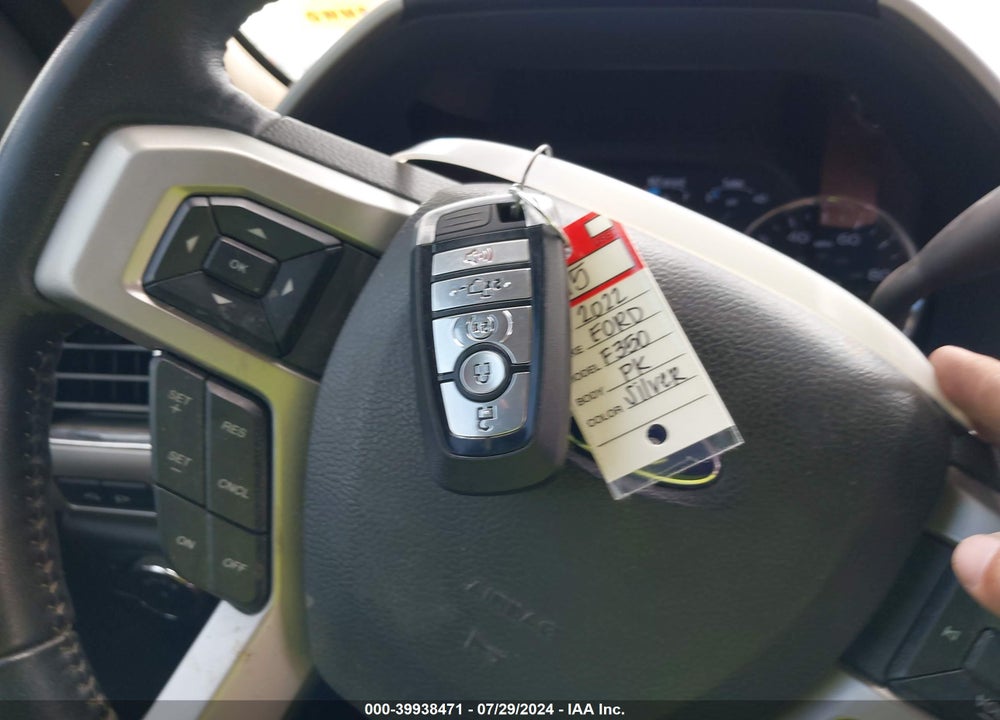 2022 FORD F-350 LARIAT VIN: 1FT8W3BT2NEE81602