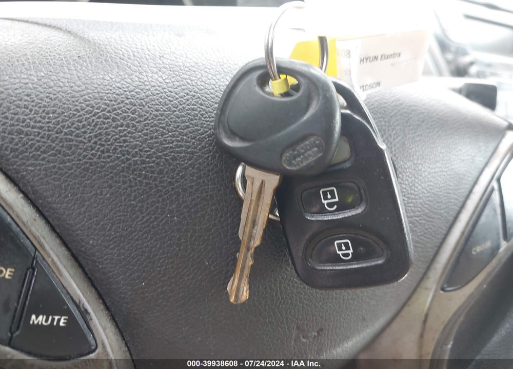 2013 HYUNDAI ELANTRA GLS VIN: KMHDH4AE7DU776325