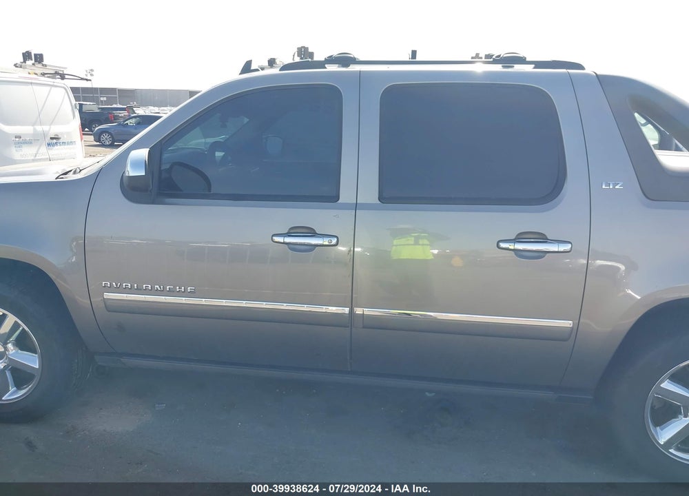2012 CHEVROLET AVALANCHE 1500 LTZ VIN: 3GNTKGE78CG214330