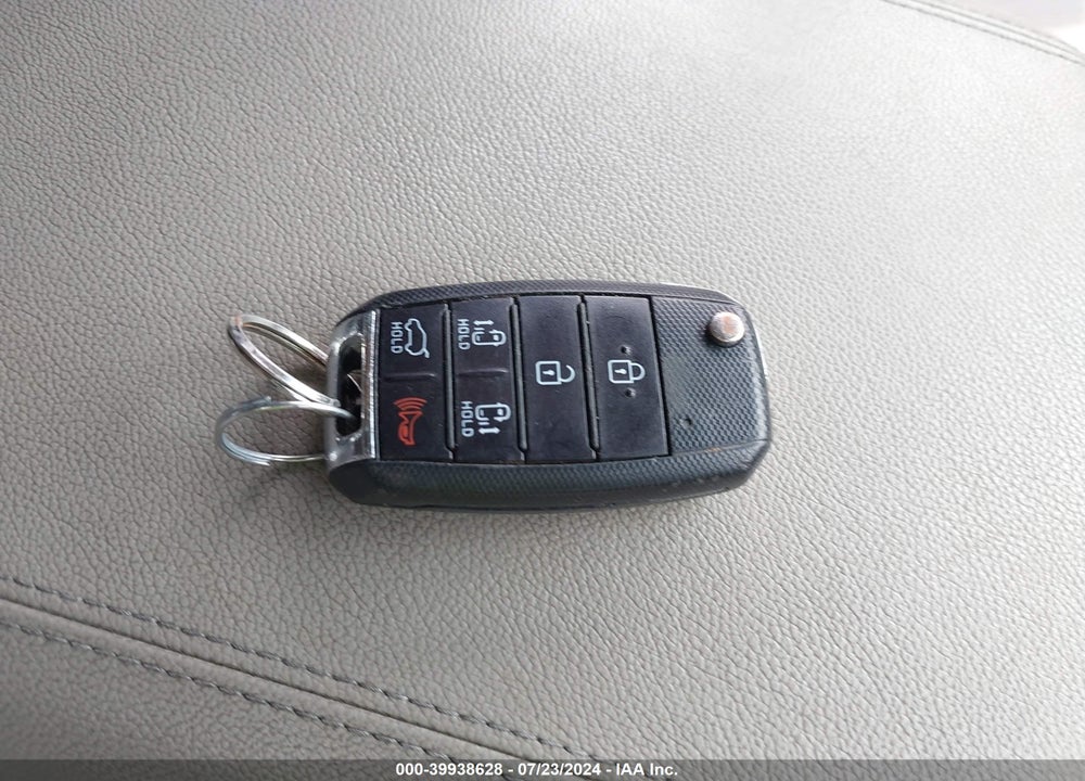 2016 KIA SEDONA LX VIN: KNDMB5C11G6163244