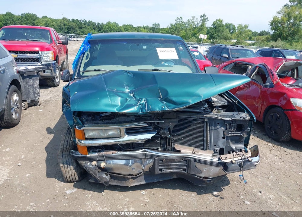 1998 CHEVROLET C1500 VIN: 2GCEC19R4W1174140