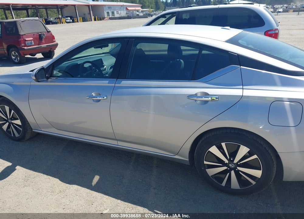 2022 NISSAN ALTIMA SV FWD VIN: 1N4BL4DV9NN383854