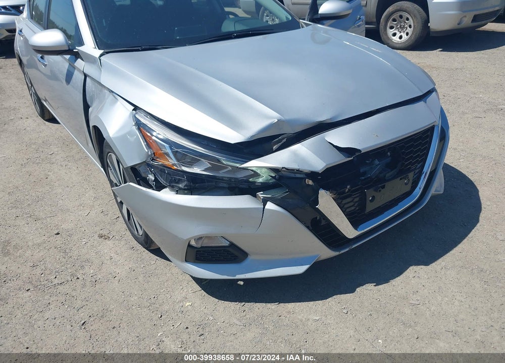 2022 NISSAN ALTIMA SV FWD VIN: 1N4BL4DV9NN383854