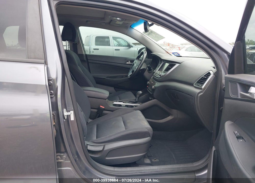 2018 HYUNDAI TUCSON VALUE VIN: KM8J33A2XJU782715