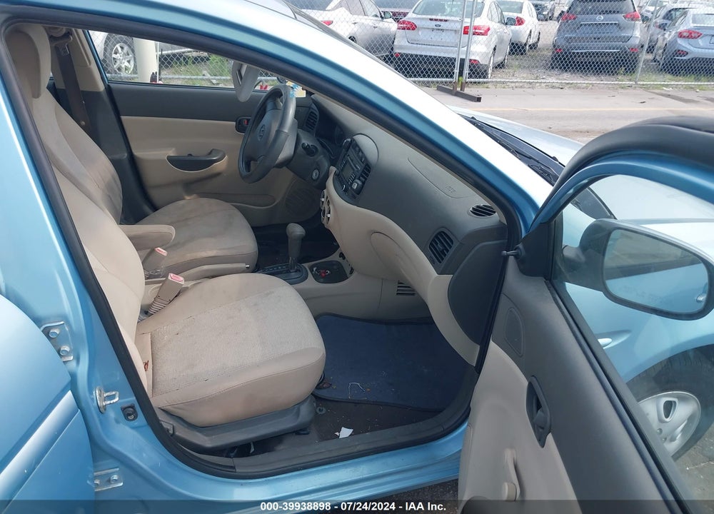 2010 HYUNDAI ACCENT GLS VIN: KMHCN4AC2AU401215