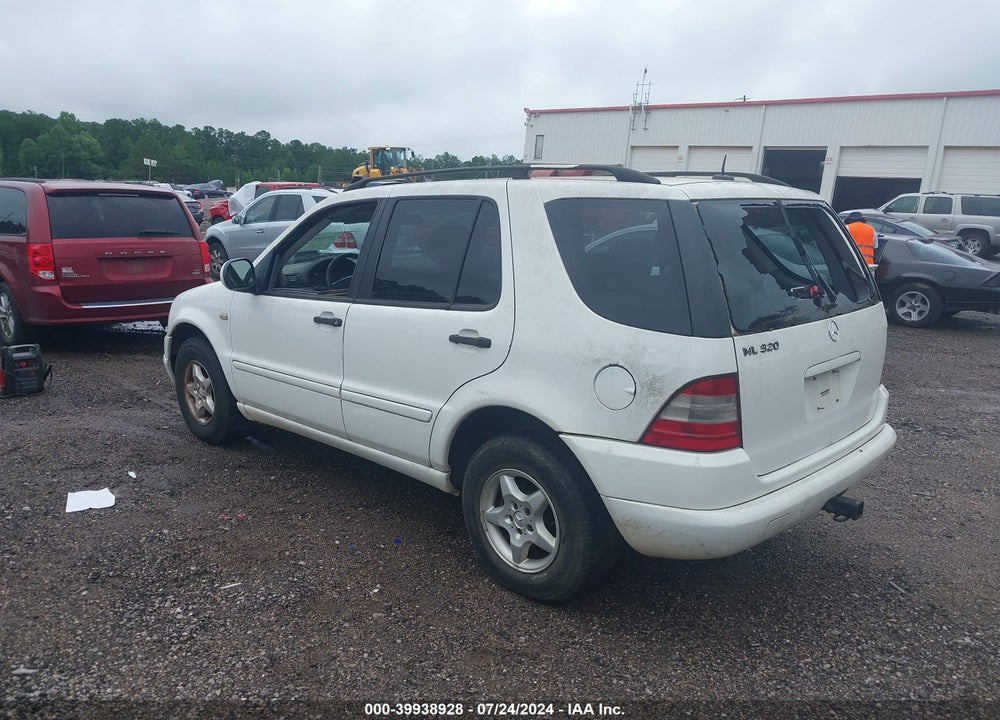 2001 MERCEDES-BENZ ML 320 VIN: 4JGAB54E91A271809