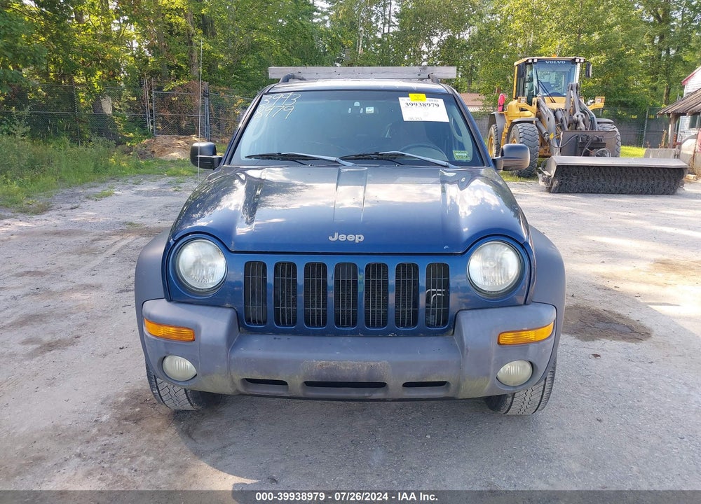 2003 JEEP LIBERTY SPORT VIN: 1J4GL48K73W575632