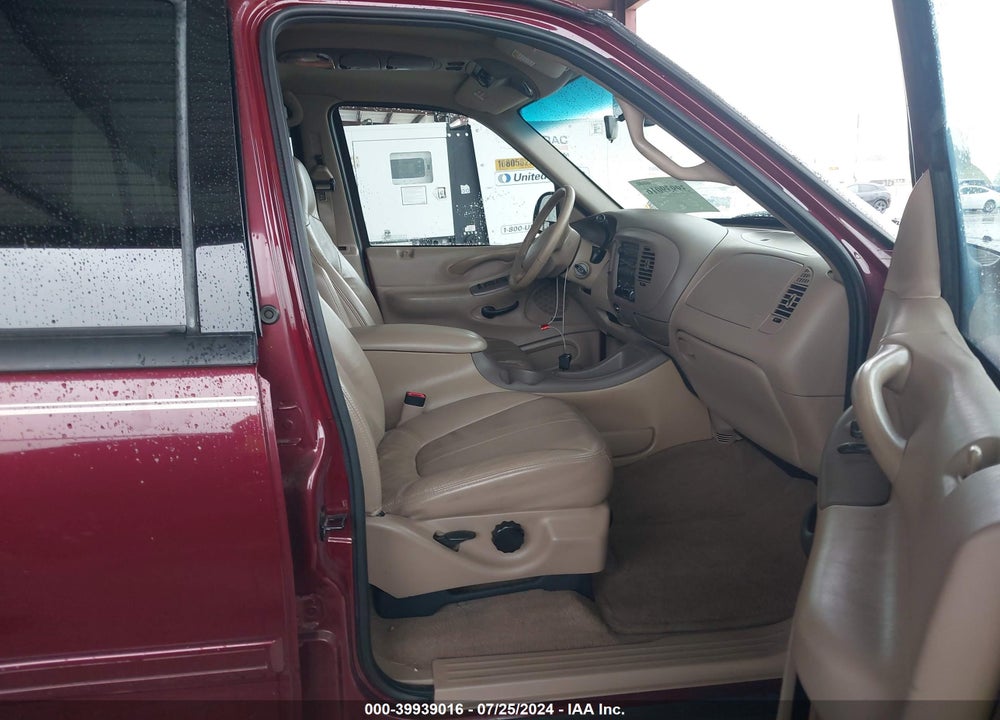 1998 FORD EXPEDITION VIN: 1FMRU1767WLC37180