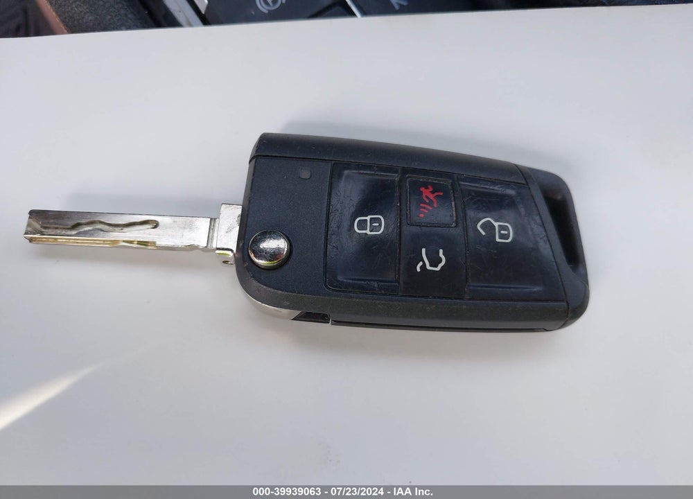2019 VOLKSWAGEN TIGUAN 2.0T S VIN: 3VV0B7AX1KM176572
