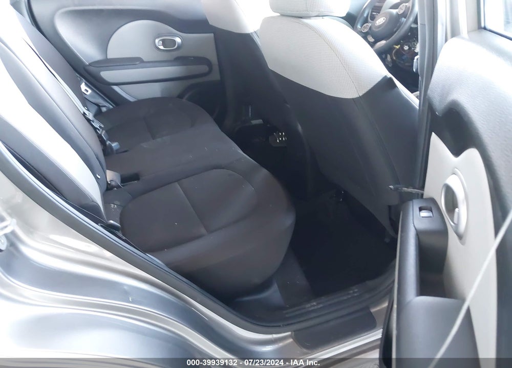 2018 KIA SOUL VIN: KNDJN2A29J7620050