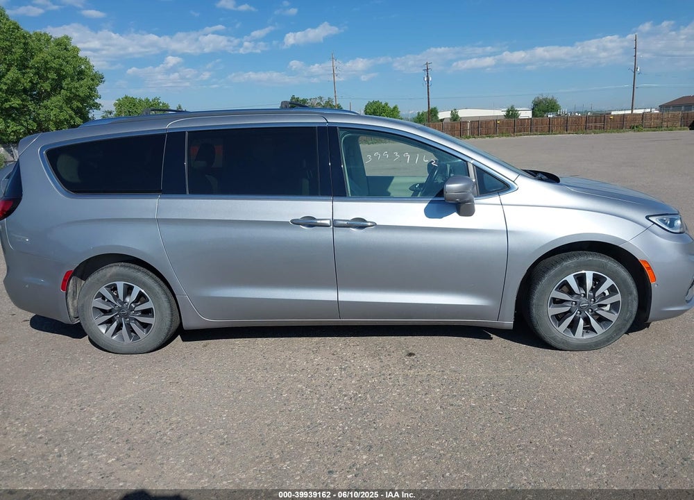 2021 CHRYSLER PACIFICA HYBRID TOURING L VIN: 2C4RC1L71MR586149