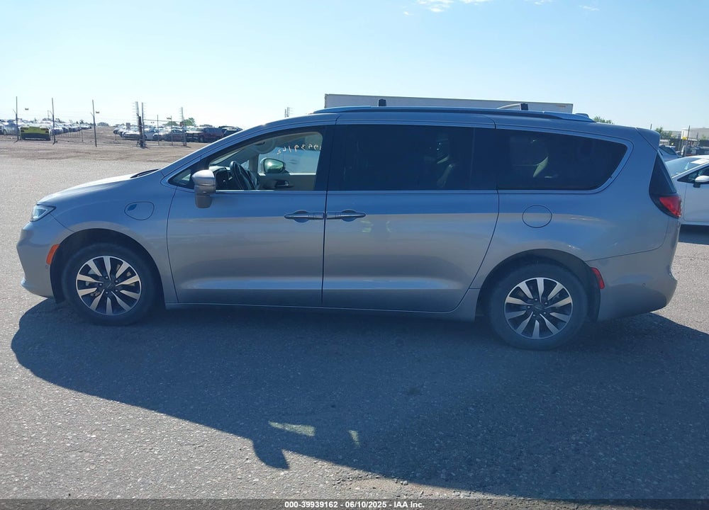 2021 CHRYSLER PACIFICA HYBRID TOURING L VIN: 2C4RC1L71MR586149