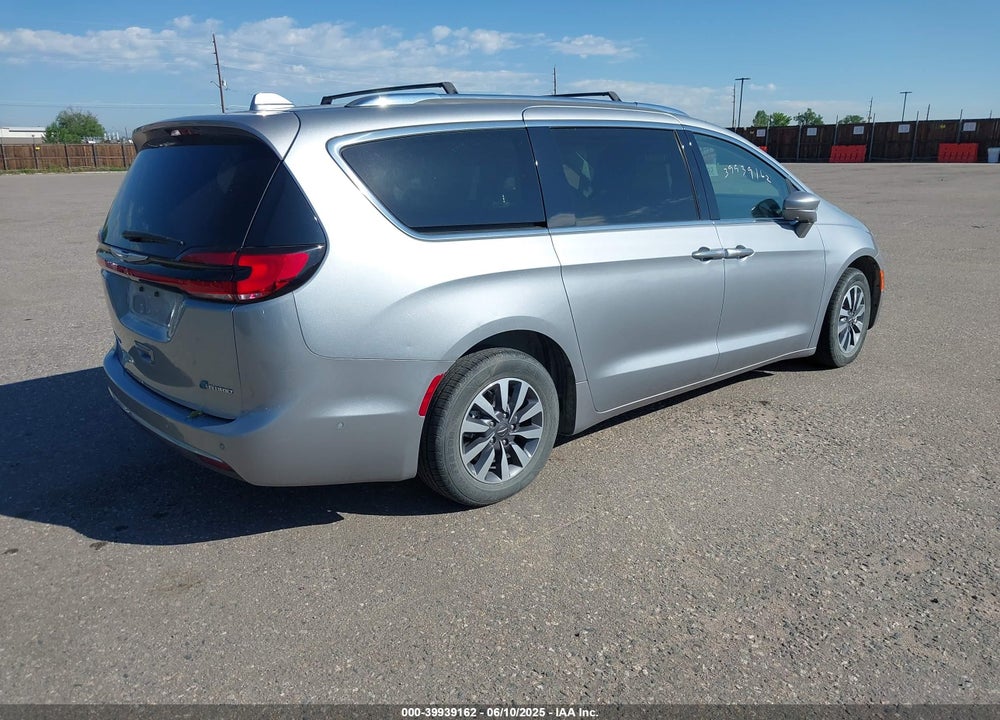 2021 CHRYSLER PACIFICA HYBRID TOURING L VIN: 2C4RC1L71MR586149